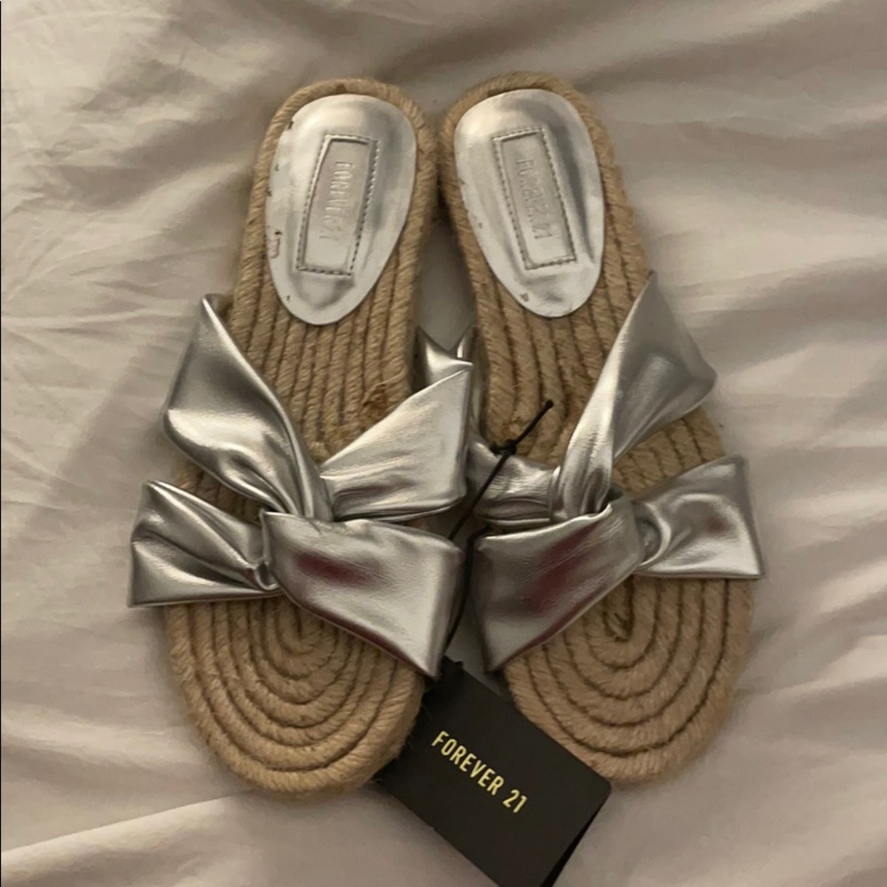 Forever 21 flat espadrilles size 6